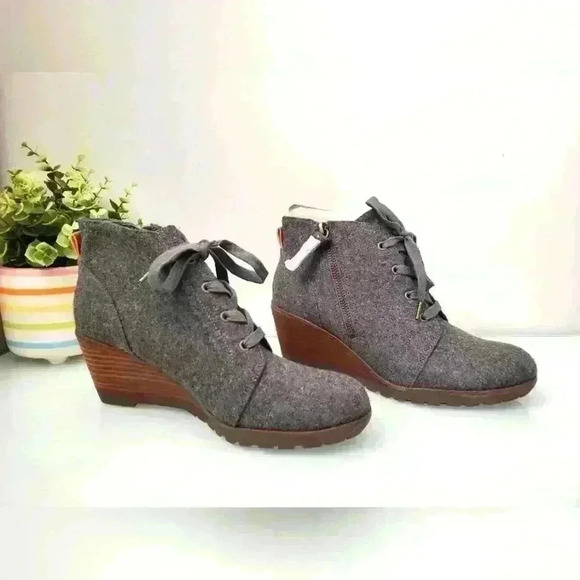 DR.SCHOLL'S NWT wool grey wedge ankle boots.  Size 8M - Picture 1 of 8